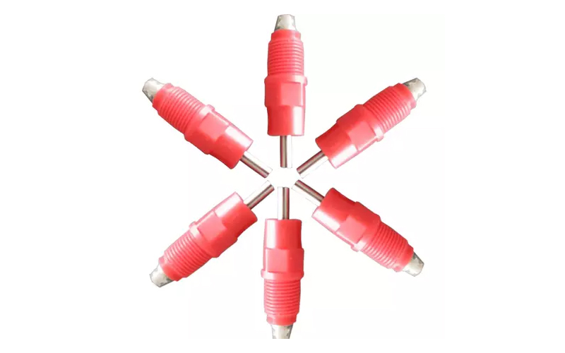 На некоторые проблемы следует обратить внимание при использовании ниппельного дозатора воды для цыплят.